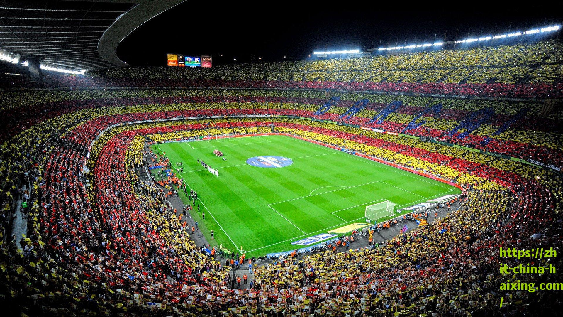 英超赛场惊现欢乐铲球，胖虎失控连裁判都放倒，VAR裁决引爆全场笑声